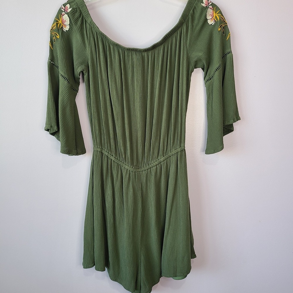 Love Fire Women's Green Floral Embroidered Off-Shoulder Romper Jumpsuit Size M